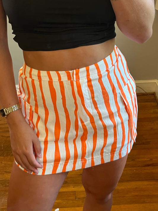 TAILGATE MINI SKORT IN ORANGE