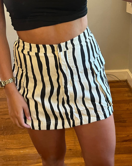 TAILGATE MINI SKORT IN BLACK